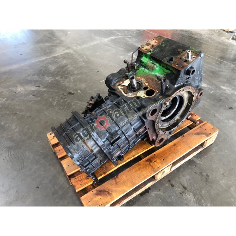 Rear Axle AND JOHN DEERE 6105M GEARBOX Rear Axle AND JOHN DEERE 6105M GEARBOX