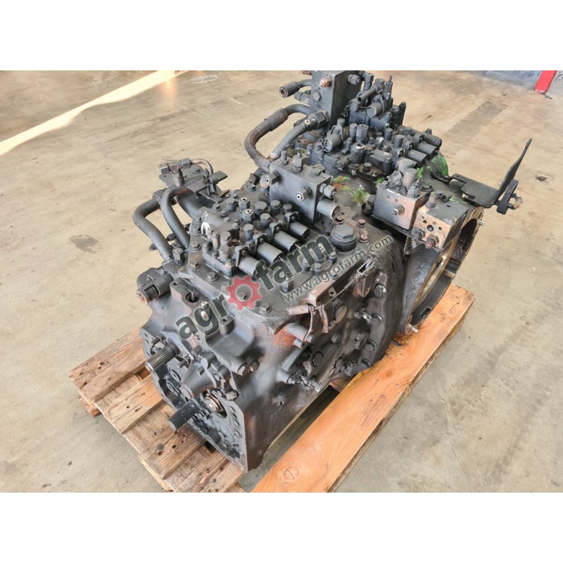 Rear Axle AND JOHN DEERE 5125R GEARBOX Rear Axle AND JOHN DEERE 5125R GEARBOX