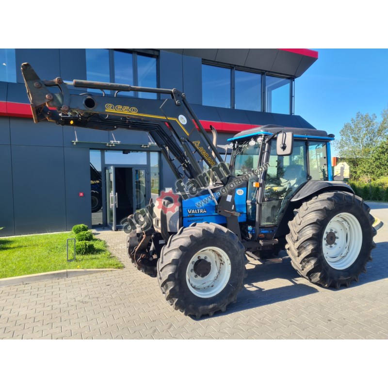 Valtra A95 z ładowaczem Agram Valtra A95 z ładowaczem Agram