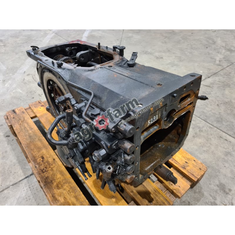 TYLNY MOST RENAULT ARES 556 RZ 851B6 TYLNY MOST RENAULT ARES 556 RZ 851B6