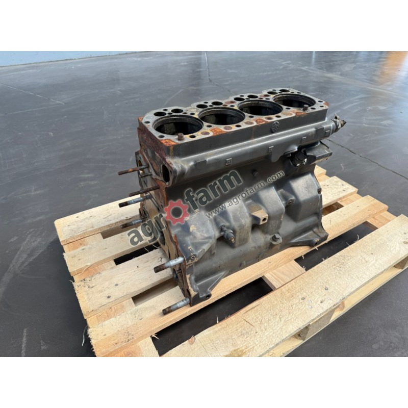 BLOK SILNIKA 4 CYLINDRY JOHN DEERE UŻYWANY BLOK SILNIKA 4 CYLINDRY JOHN DEERE UŻYWANY