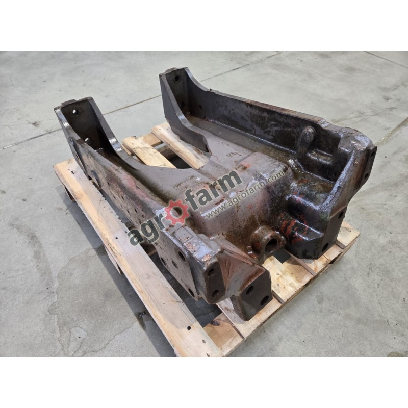 FRONT BOTTOM BRACKET MASSEY FERGUSON 6180 3715695M4