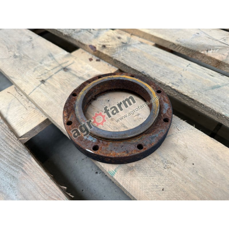 Pokrywa wału napędowego John Deere 6120M 6140R