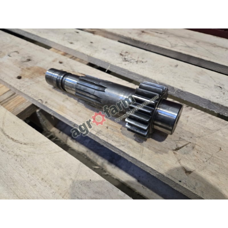 Wałek przystawki FWD Case 1255, 1455 XL