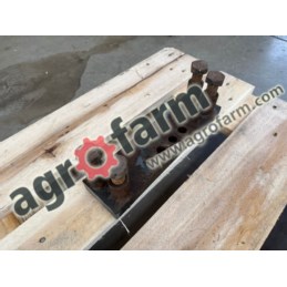 Mocowanie dolnego zaczepu New Holland