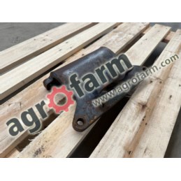 Mocowanie dolnego zaczepu New Holland