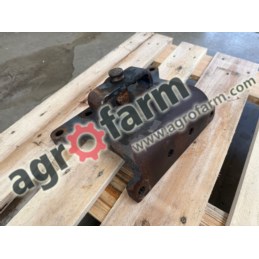 Mocowanie dolnego zaczepu New Holland