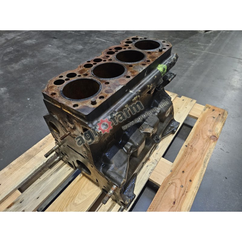 BLOK SILNIKA 4 CYLINDRY JOHN DEERE UŻYWANY