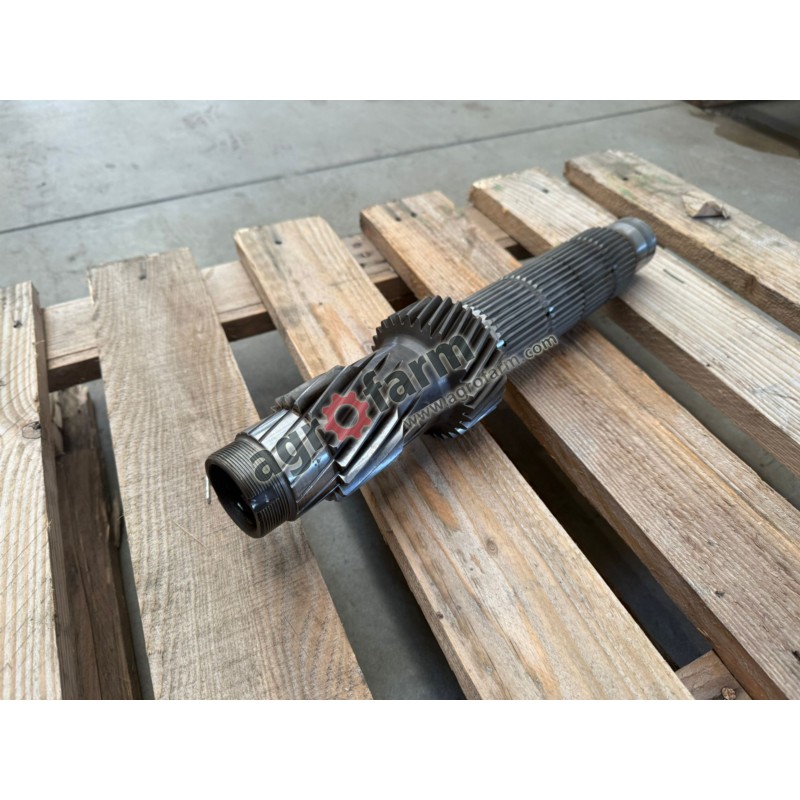 Wałek skrzyni biegów Z18/31 New Holland T6.180