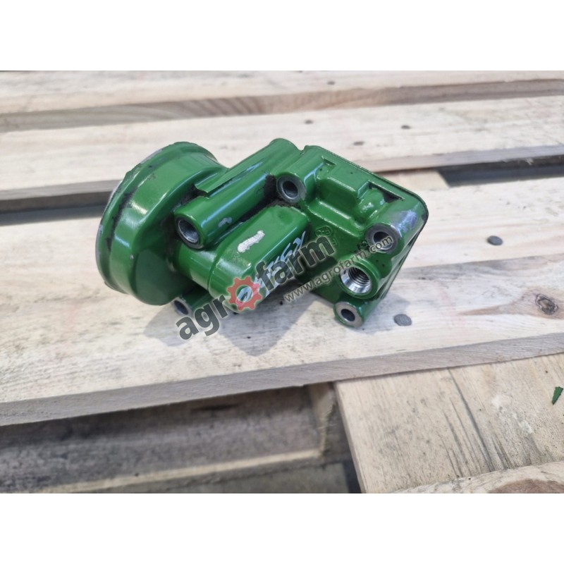 Obudowa filtra oleju John Deere 6155M