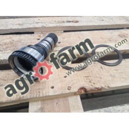 Wałek napędu pompy skrzyni biegów John Deere 6155M