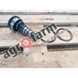 Wałek napędu pompy skrzyni biegów John Deere 6155M