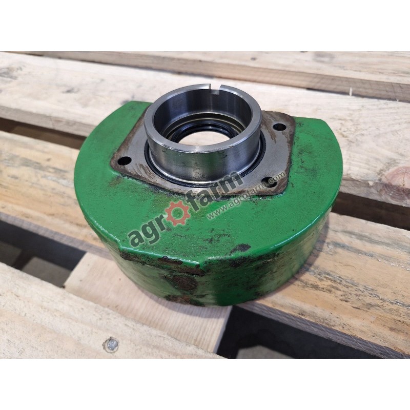 Housing John Deere 6155M Bearings