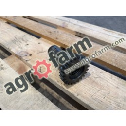 Wałek z26 Massey Ferguson 100/200