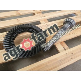 Tylny wałek atakujący z kołem z8x42 Valtra