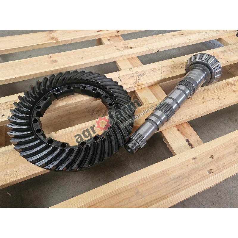 Tylny wałek atakujący z kołem z8x42 Valtra