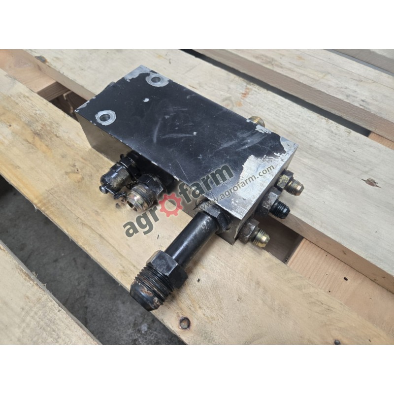Rozdzielacz hydrauliczny Valtra T170, T171, T191