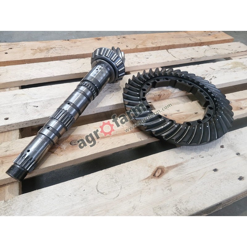 Tylny wałek atakujący z kołem z8x42 Valtra