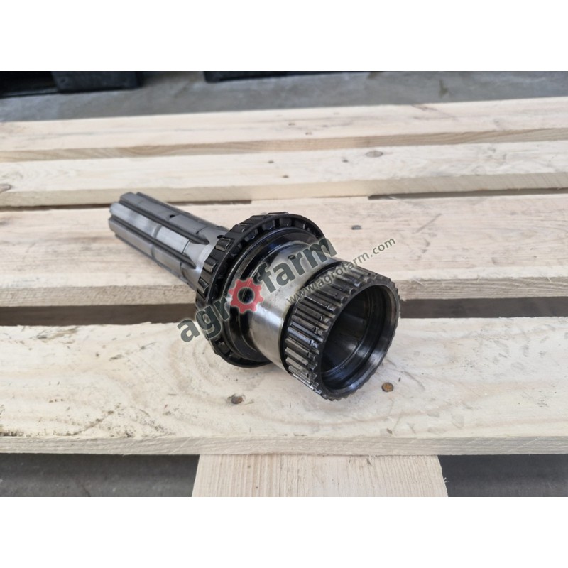 Wałek Massey Ferguson 3635, 8210, 8220, 8160