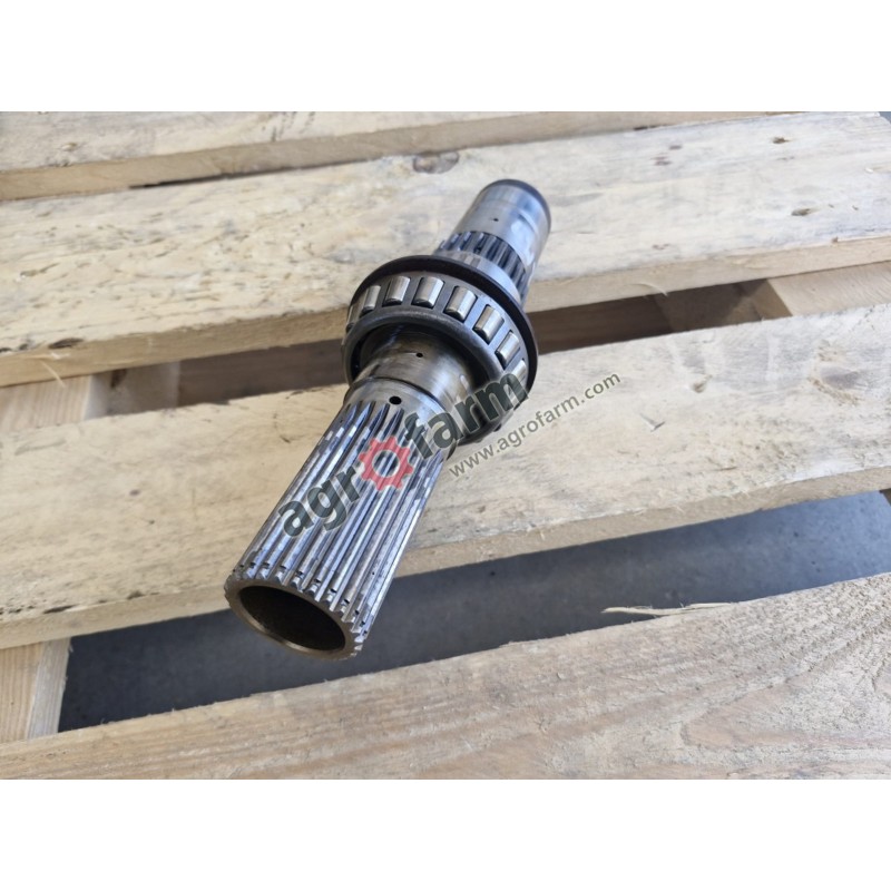 Wałek Massey Ferguson 8110, 8210, 8220, 8250