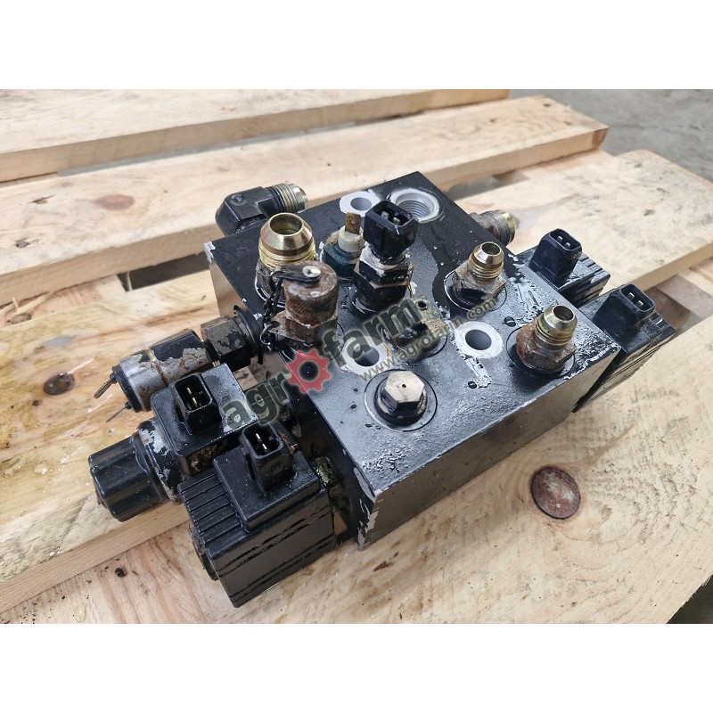 Blok zaworów Valtra C100, 6250HI, M120, T130