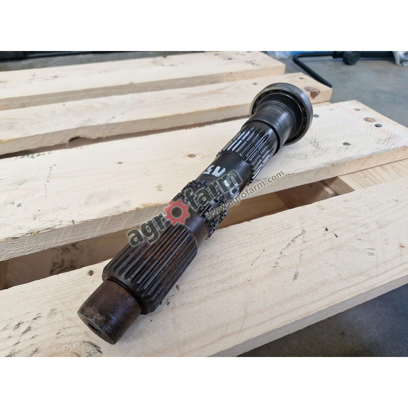 Wałek Massey Ferguson 8110, 8150,  8210, 8240