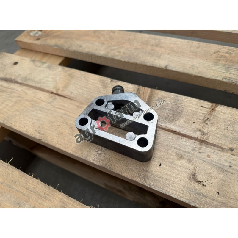 Adapter podstawy filtra oleju Massey Ferguson
