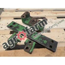 Mocowanie dolnego zaczepu John Deere