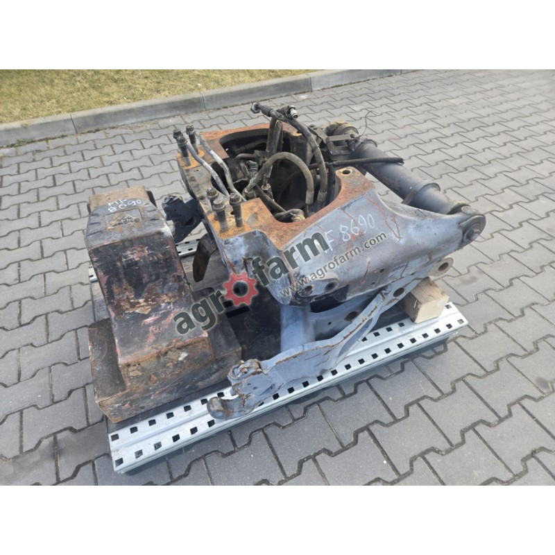 PRZEDNI TUZ MASSEY FERGUSON 8690