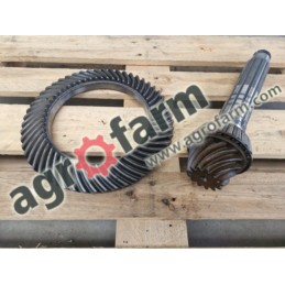 Wałek atakujący z kołem talerzowym John Deere 6830