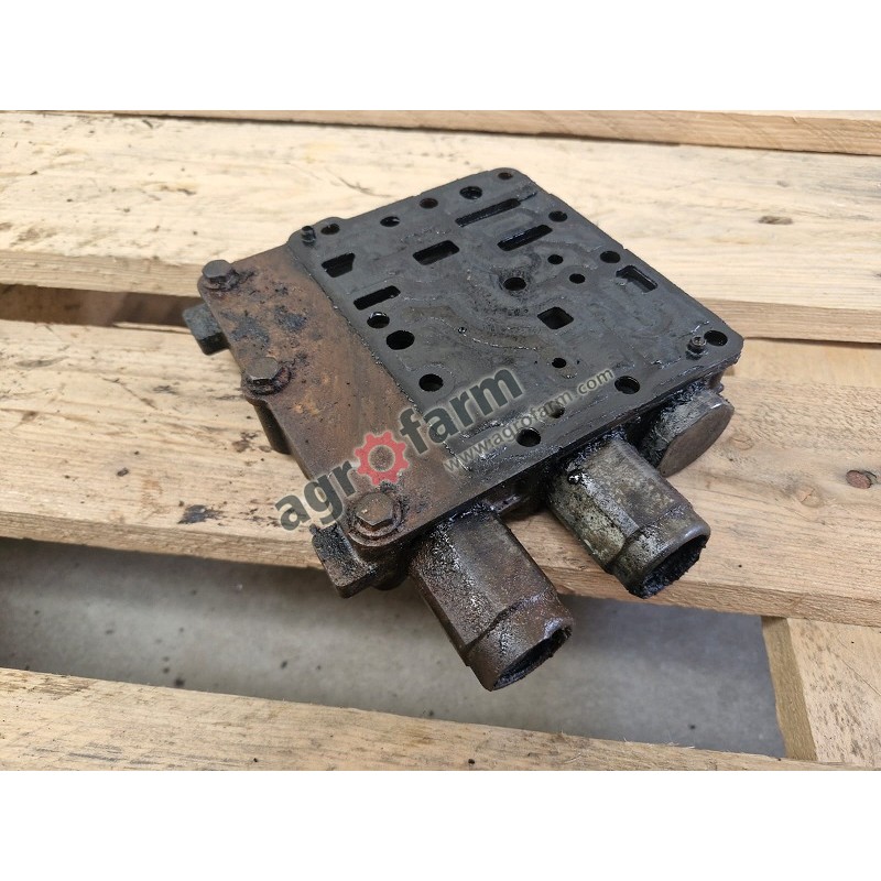 Obudowa John Deere 6120, 6820, 7720, 7820