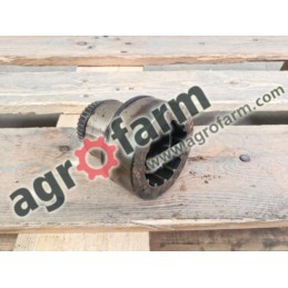 Wał wyjściowy skrzyni biegów John Deere 6810