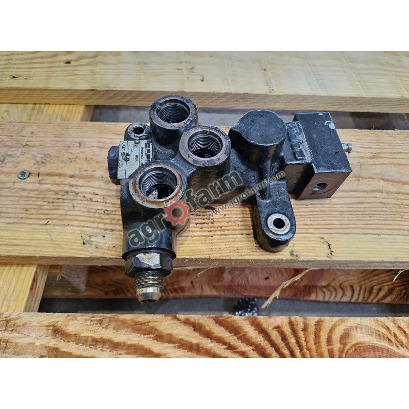 Zawór Deutz-Fahr Agrolux 4.75