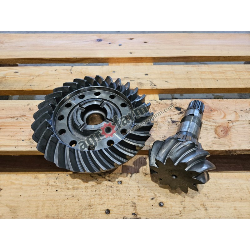 Wałek atakujący + koło Z11x28  Case Puma 130