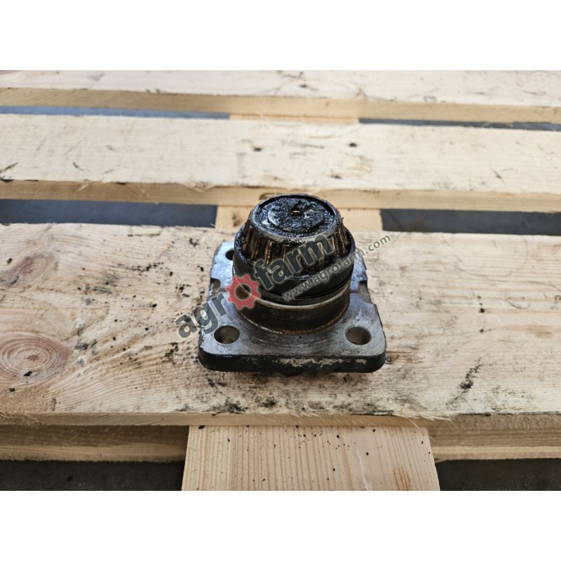 Sworzeń zwrotnicy górny Valtra N111, N121, N141