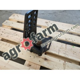 Uchwyt błotnika LH Valtra N111, N121, N141