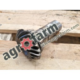 Wałek John Deere 6810, 6910