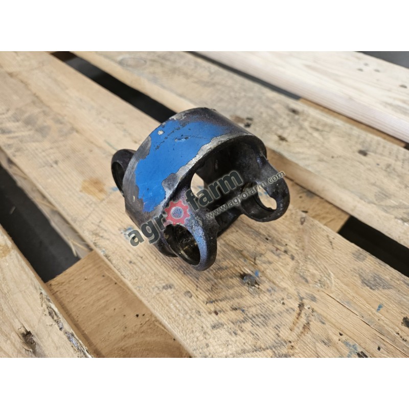Łącznik półosi  FWD Ford 7840, 7740, 8240