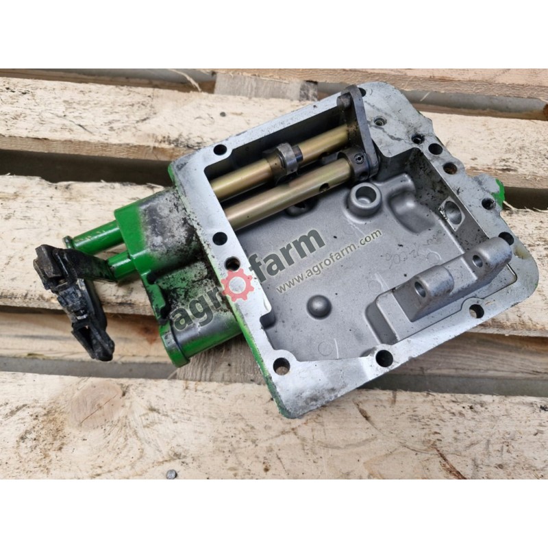 Pokrywa John Deere 6120, 6320, 6400
