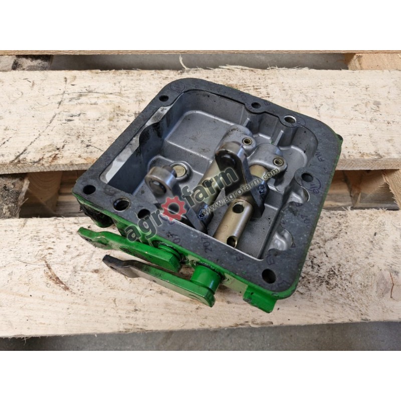 Pokrywa John Deere 6120, 6320, 6400