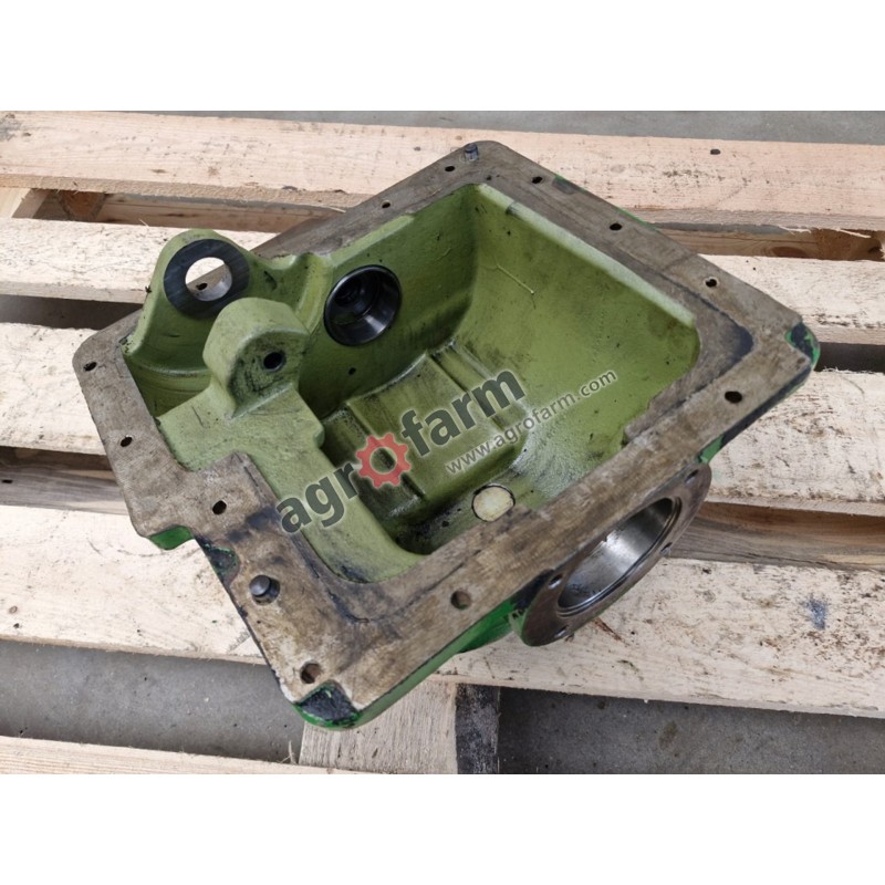 Obudowa John Deere 6120, 6320, 6400