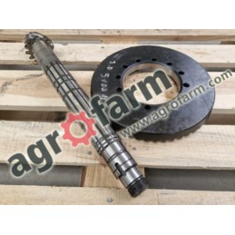 Wałek atakujący z kołem John Deere 5065, 5100