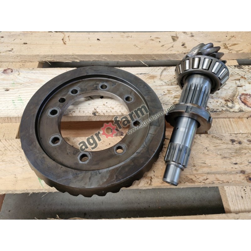 Wałek atakujący z kołem John Deere  5400, 5500