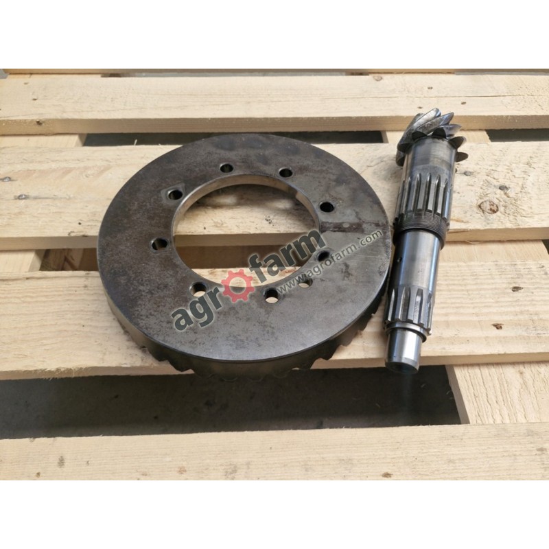 Wałek atakujący z kołem John Deere  5400, 5500