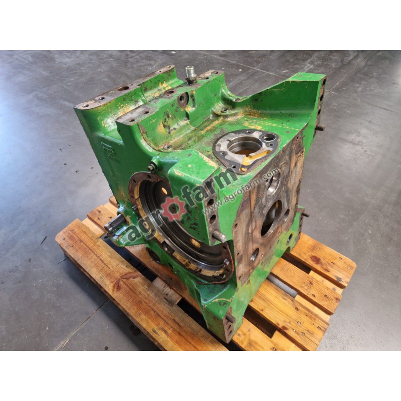 Housing JOHN DEERE REAR AXLE R116965