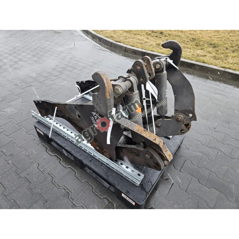 PRZEDNI TUZ RENAULT ARES 556 RZ