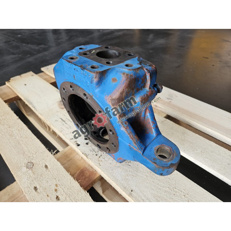 Zwrotnica RH FWD Ford 7700, 7600