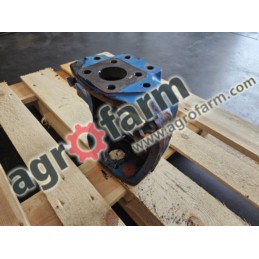 Zwrotnica RH FWD Ford 7700, 7600