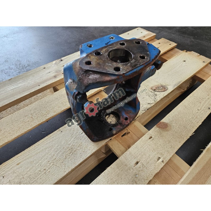 Zwrotnica LH FWD Ford 7700, 7600