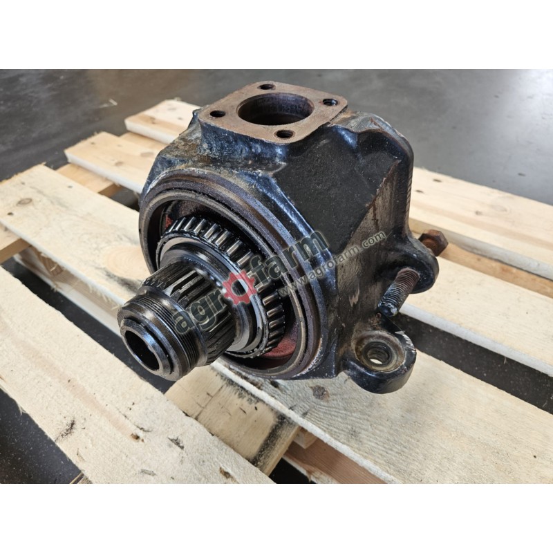 Zwrotnica LH FWD Massey Ferguson 3225